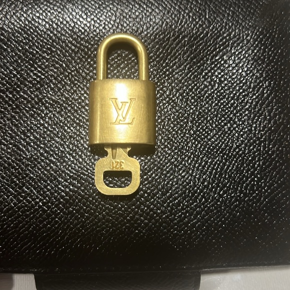 Louis Vuitton Authentic Lock and Key Set 321 - Picture 1 of 6